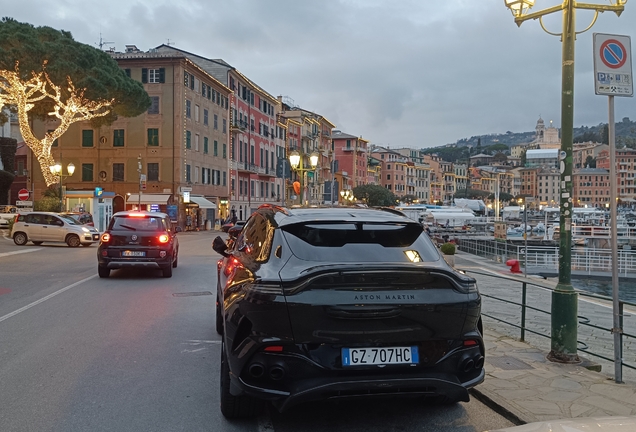 Aston Martin DBX707