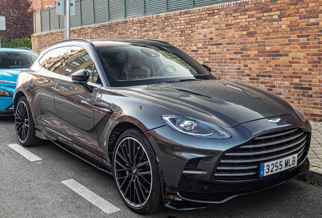 Aston Martin DBX707