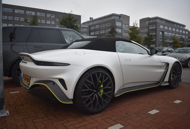 Aston Martin V12 Vantage Roadster 2023