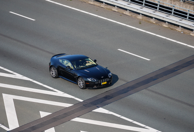 Aston Martin V8 Vantage S