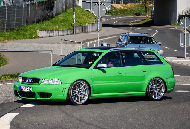 Audi RS4 Avant B5