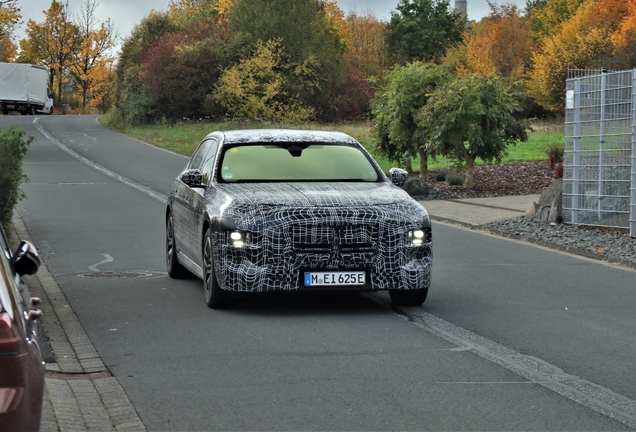 BMW M760e XDrive G70 2026