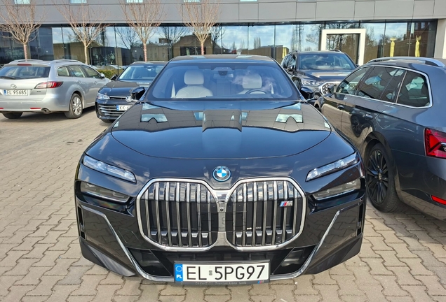 BMW M760e xDrive