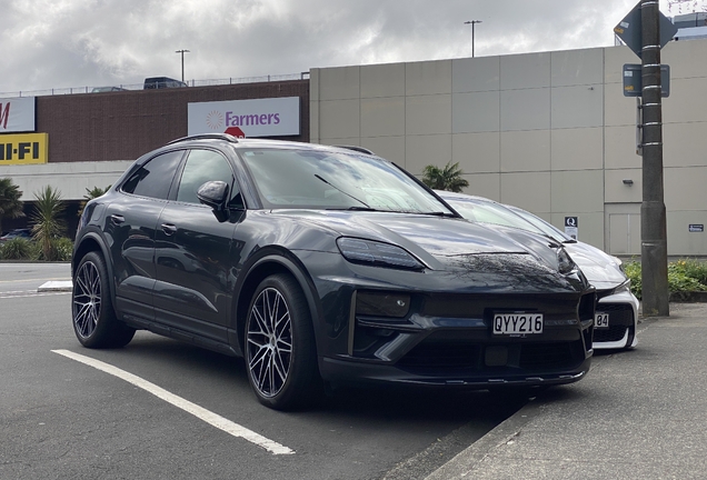 Porsche Macan EV Turbo