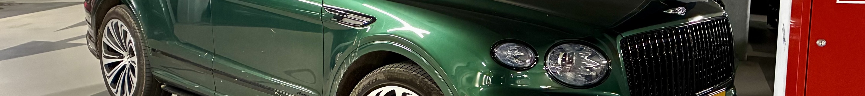 Bentley Bentayga Hybrid Azure 2024