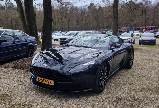 Aston Martin DB11