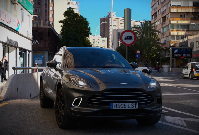 Aston Martin DBX