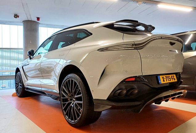 Aston Martin DBX707