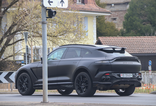 Aston Martin DBX707