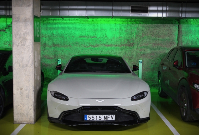 Aston Martin V8 Vantage 2018