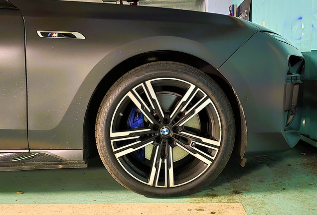 BMW M760e xDrive