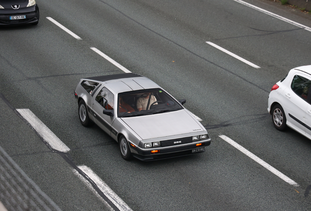DeLorean DMC-12