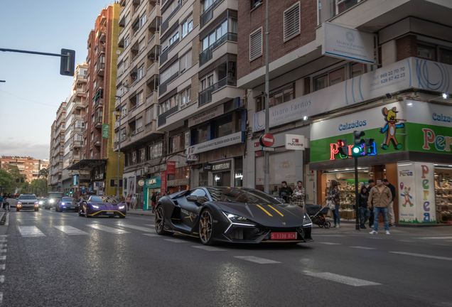 Lamborghini Revuelto