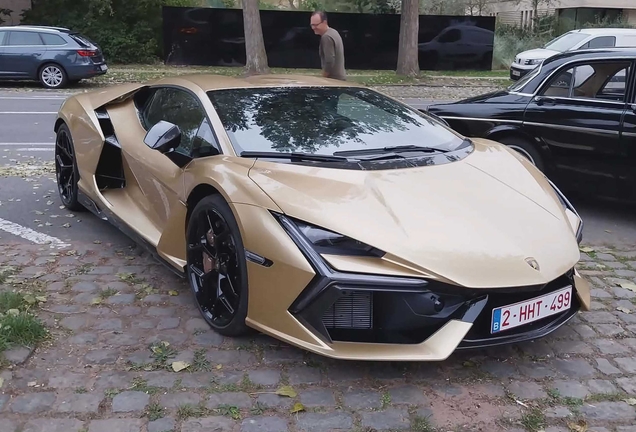 Lamborghini Revuelto