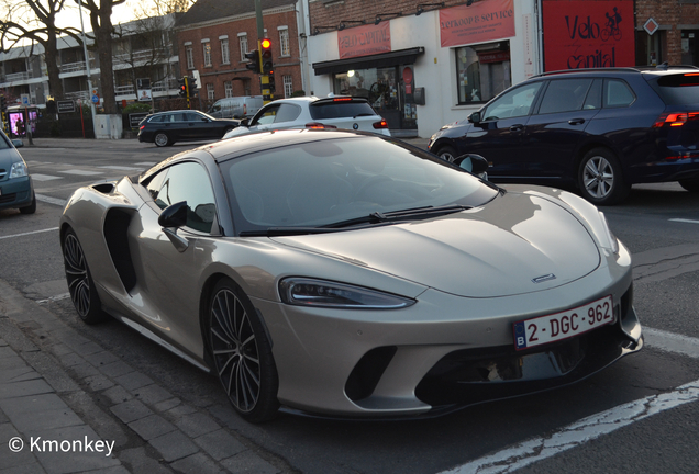 McLaren GT