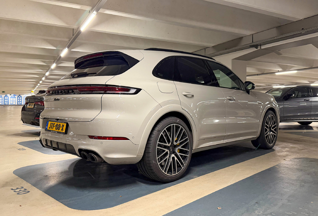 Porsche 9YA Cayenne Turbo E-Hybrid