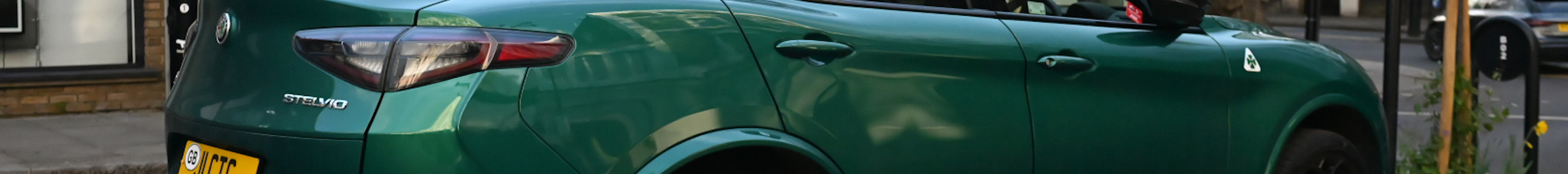 Alfa Romeo Stelvio Quadrifoglio 2023