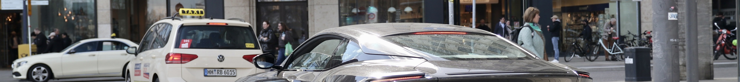 Aston Martin DB11