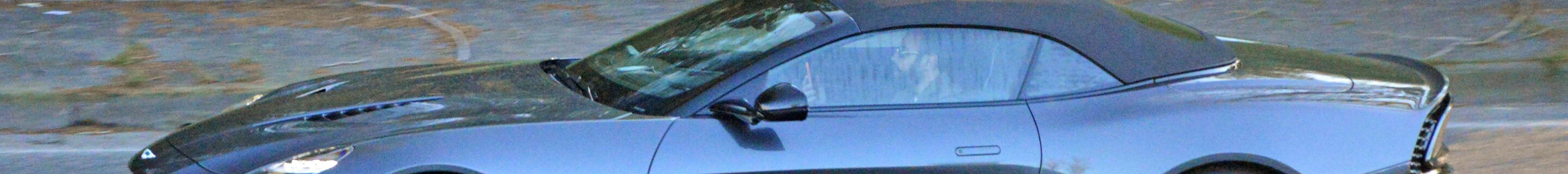 Aston Martin Vanquish Volante 2025