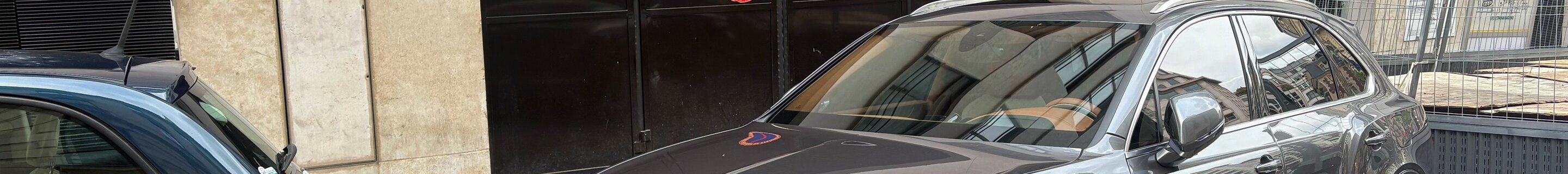 Bentley Bentayga Azure