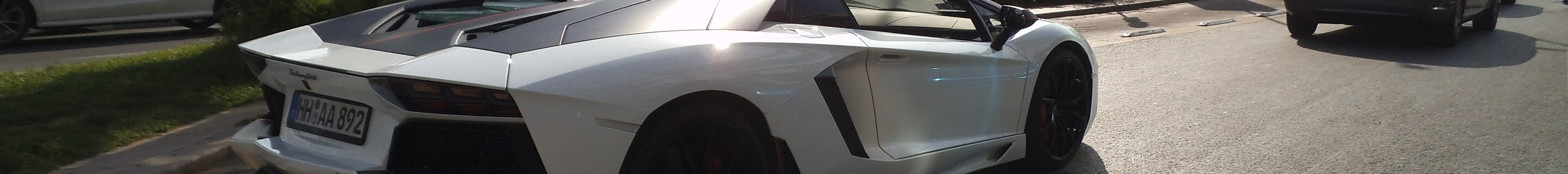 Lamborghini Aventador LP700-4 Roadster Pirelli Edition