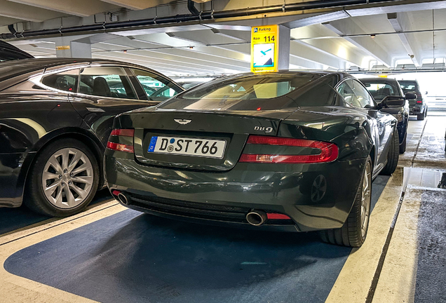 Aston Martin DB9