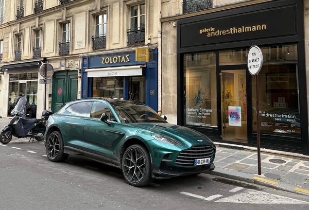 Aston Martin DBX707