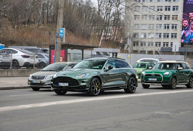 Aston Martin DBX707