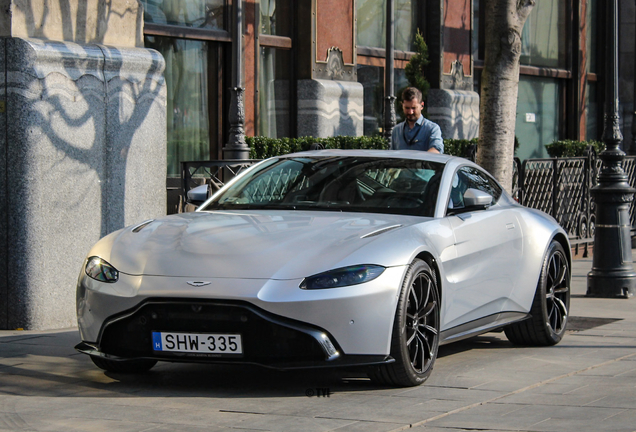 Aston Martin V8 Vantage 2018