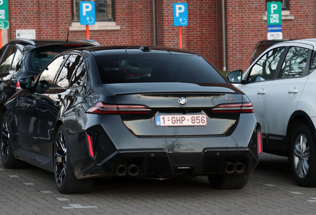 BMW M5 G90