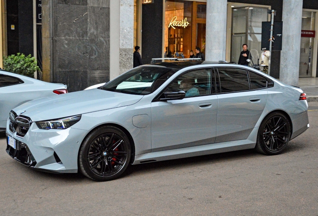 BMW M5 G90