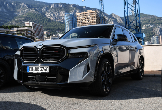 BMW XM G09 Label Red