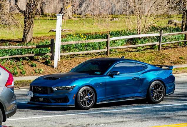 Ford Mustang Dark Horse 2024