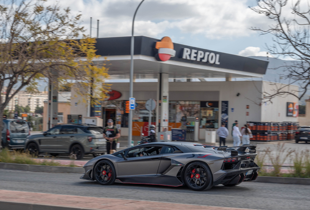 Lamborghini Aventador LP700-4