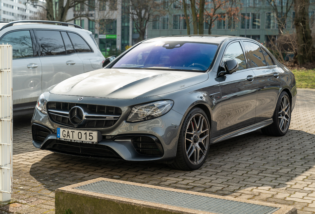Mercedes-AMG Renntech E 63 S W213
