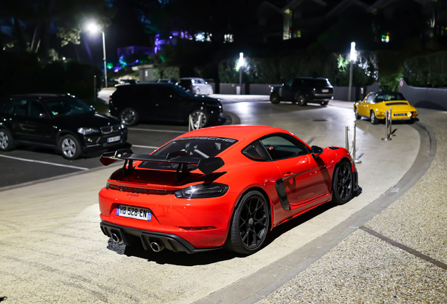 Porsche 718 Cayman GT4 RS Weissach Package