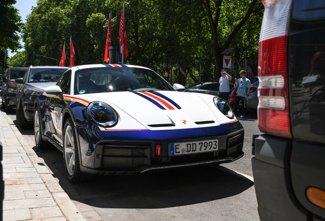 Porsche 992 Dakar