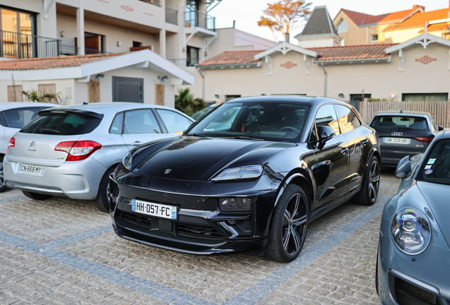 Porsche Macan EV Turbo