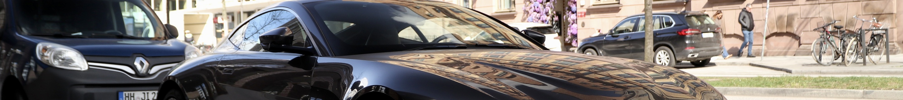 Aston Martin V8 Vantage 2018