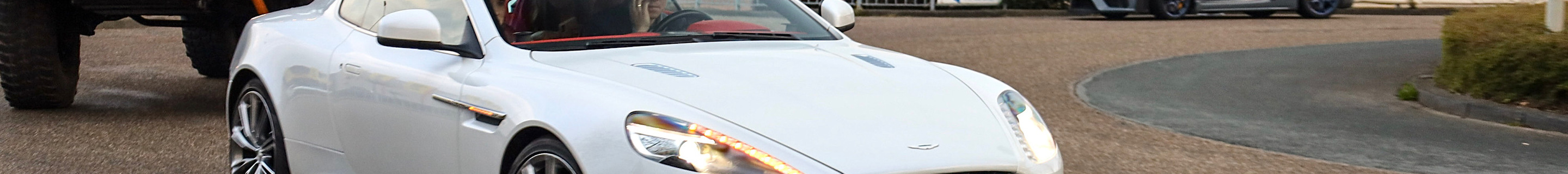 Aston Martin Virage 2011