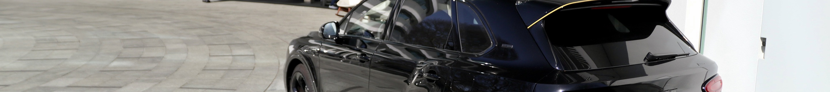 Bentley Bentayga V8 S 2024 Black Edition