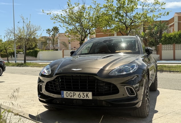 Aston Martin DBX