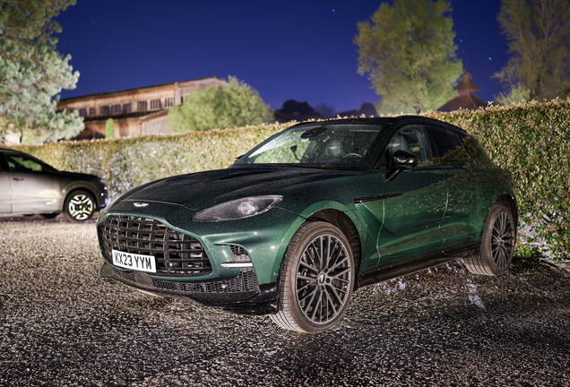 Aston Martin DBX707