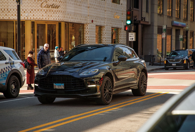 Aston Martin DBX707