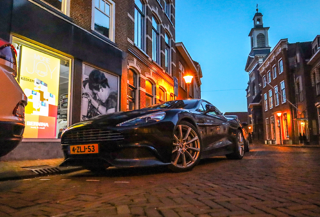 Aston Martin Vanquish 2013