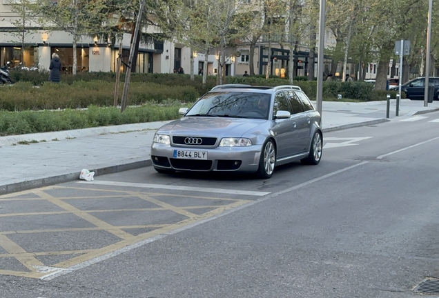 Audi RS4 Avant B5