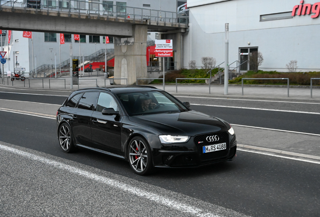 Audi RS4 Avant B8