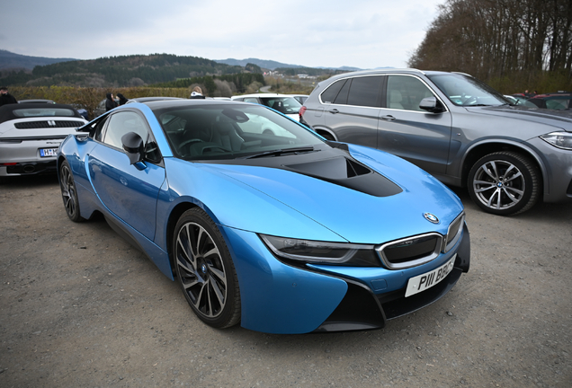BMW i8