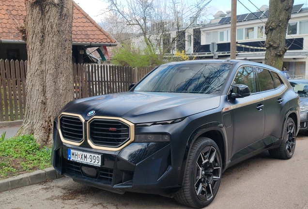 BMW XM G09 Label Red