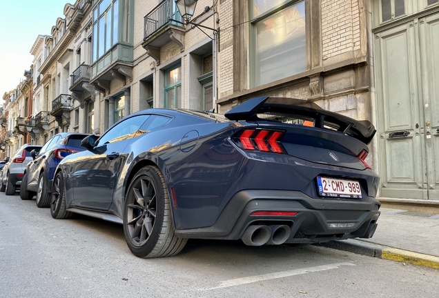 Ford Mustang Dark Horse 2024